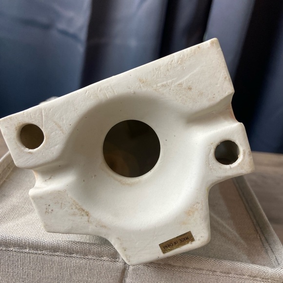 Vintage Wang"s International Ceramic Village City Hall, can be lit. - Picture 5 of 9